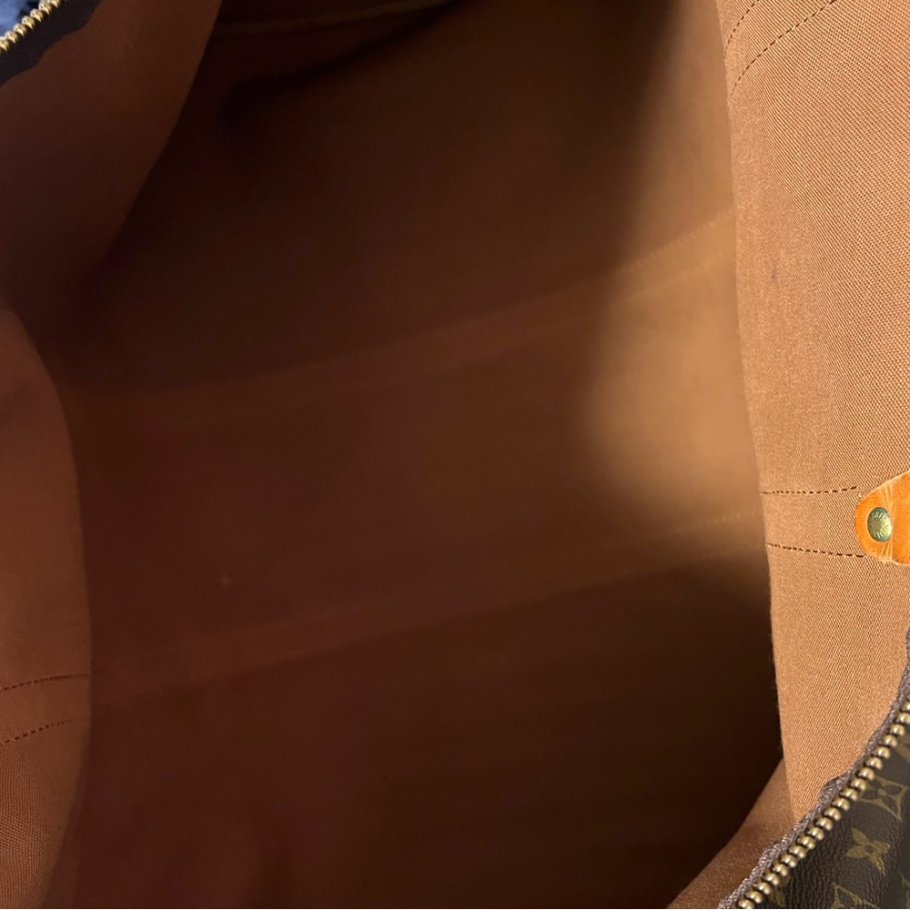 100% AUTHENTIC LOUIS VUITTON MONOGRAM KEEPALL 55
Vintage in good condition!! - Picture 8 of 8